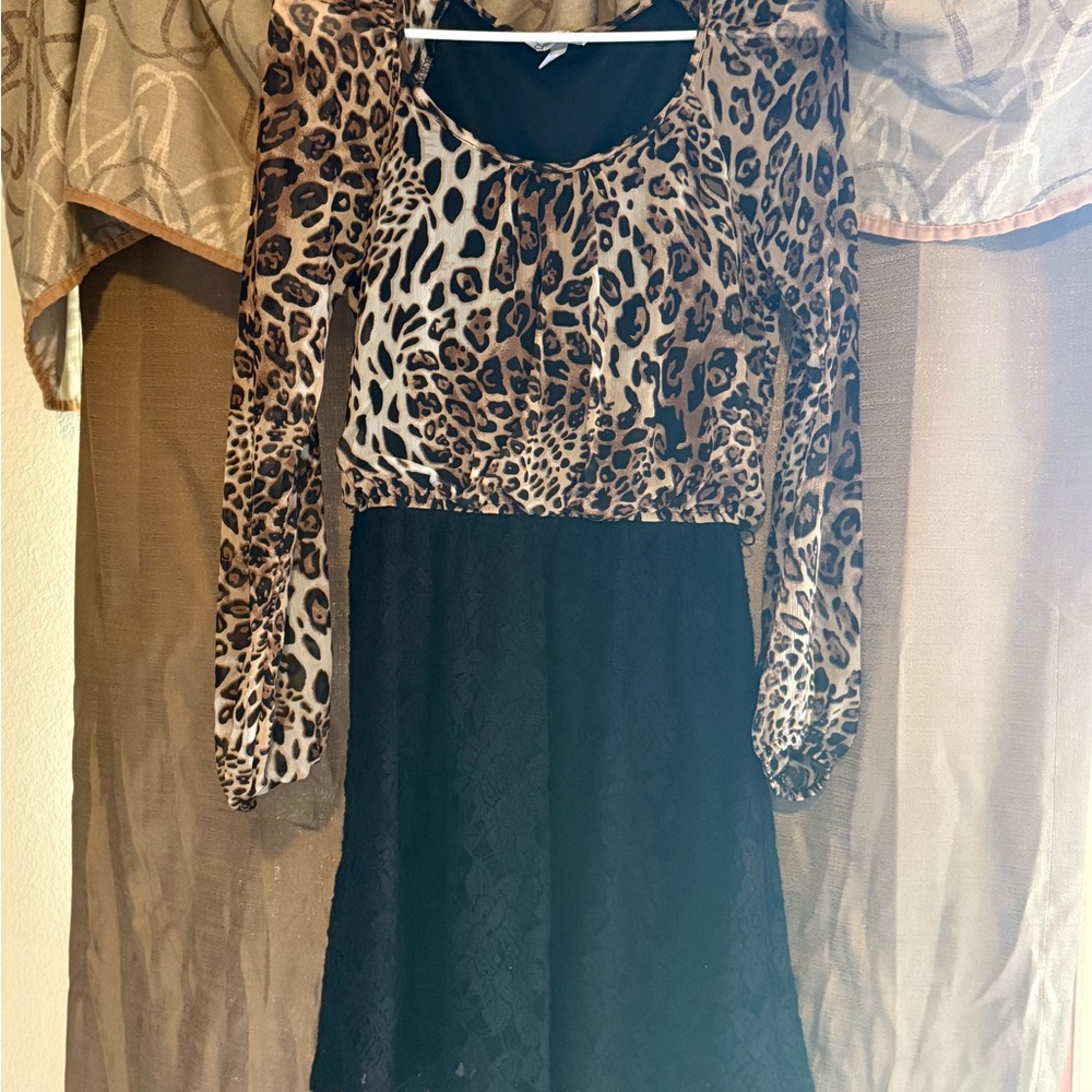 #116–Speechless Animal Print and Black Long Sleeve Dress